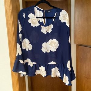 Floral blue flowy top